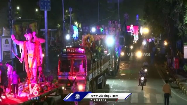 Ganesh Idols Huge Queue Line _ Hyderabad Ganesh Immersion 2023 _ V6 News