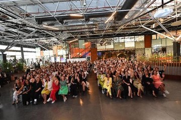 İSTANBUL-İSTANBUL-GELECEĞİN KADIN LİDERLERİ PROGRAMININ 13'ÜNCÜ DÖNEM MEZUNİYETİ GERÇEKLEŞTİ