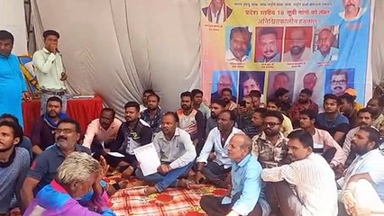 300 सफाईकर्मी हड़ताल पर, त्योहार पर गंदगी से शहर बेहाल
