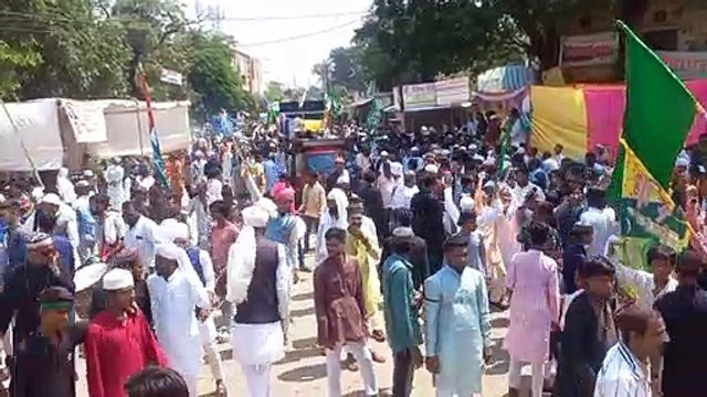 हजरत मोहम्मद साहब के जन्मदिन पर निकाला जुलूस, बड़ी संख्या में शामिल हुए सामाज के लोग
