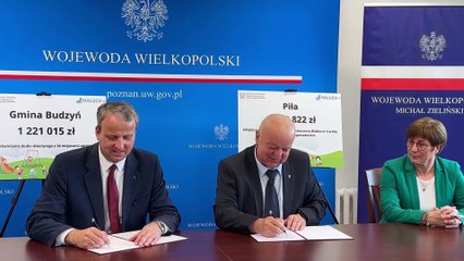 Wojewoda przekazał wsparcie dla Piły i Budzynia z programu "Maluch Plus"