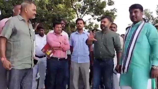 संतकबीरनगर: नगर विधायक ने बाढ़ प्रभावित क्षेत्र का किया दौरा