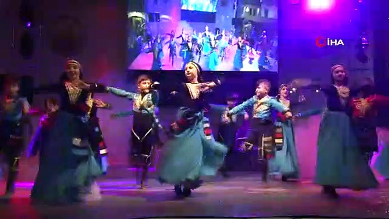 Das 8. Internationale Volkstanz- und Musikfestival hat begonnen