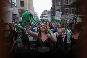 América Latina se tiñe de verde: miles de mujeres claman por un aborto legal y seguro