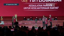 Megawati, Jokowi, dan Ganjar Terima Bibit di Rakernas PDIP