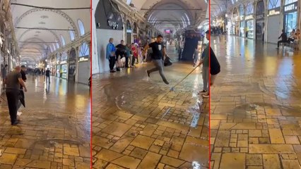 Kapalıçarşı ve Tahtakale'yi su bastı