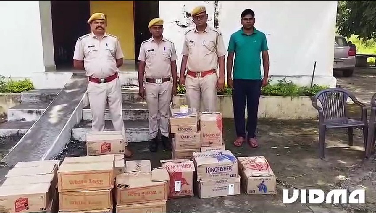 पुलिस ने पीछा कर शराब से भरी कार की जब्त, चालक...