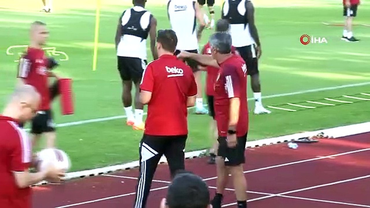 Umut Meraş von Beşiktaş konnte das Training nicht beenden