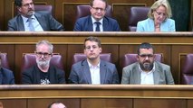 El diputado de Junts Eduard Pujol i Bonell se equivoca y vota a favor de la investidura de Feijóo. Posteriormente ha dicho 'no'