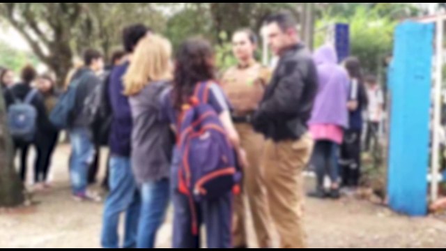 Alunos indignados fazem manifestação sobre situação de homem preso por assédio no Colégio Ieda Baggio Mayer