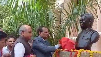 ग्वालियर: भारत रत्न पूर्व प्रधानमंत्री की प्रतिमा का अनावरण,केन्द्रीय मंत्री रहे मौजूद