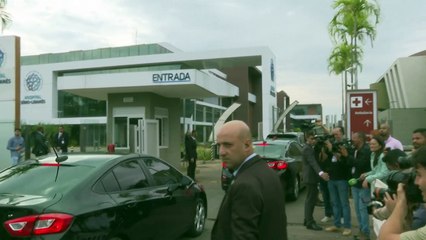 Lula chega a hospital de Brasília para operação no quadril