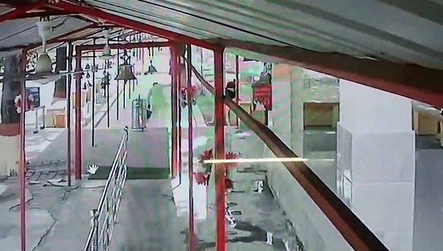 उन्नाव में समुदाय विशेष के युवक ने प्राचीन मन्दिर में घुसकर किया तांडव, भक्तों को डंडे से पीटा