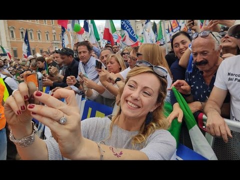 Giorgia Meloni a L’Aquila chiude la campagna elettorale per Biondi sindaco