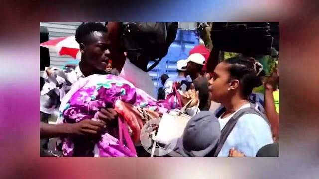 Decenas de haitianos continúan regresando a su país por la frontera de Elías Piña