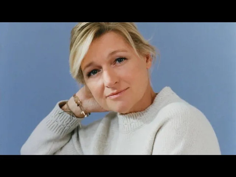 Anne- Élisabeth Lemoine, “journaliste pas formatée”  :comment elle s’est démarquée à ses débuts