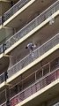 Un nene de 11 años quedó atrapado en una red del balcón del piso octavo