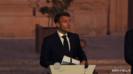 Macron: sui migranti situazione eccezionale, serve risposta unica Ue