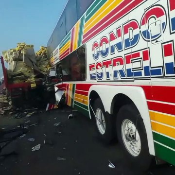 Dos personas murieron en un choque múltiple en el puente que une Buenos Aires y Entre Ríos