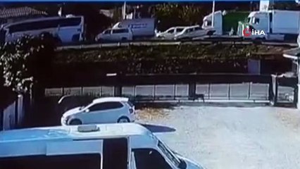 Düzce'de oto kurtarıcının rampasından çıkan motosiklet sürücüsü savruldu