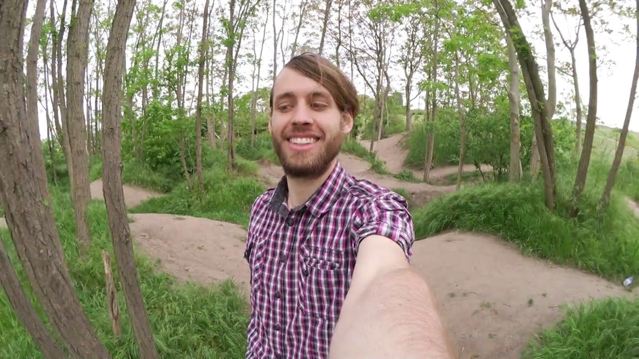 Ein Mini-Wald auf dem Tempelhofer Feld in Berlin #germanLearning