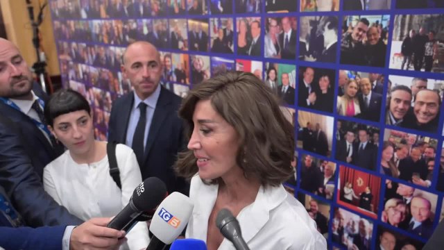 Berlusconi, a Paestum via alla kermesse di Forza Italia