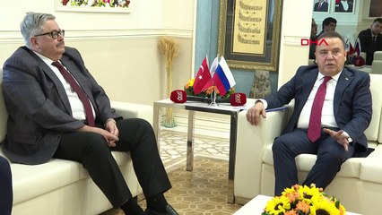 L'ambassadeur et le consul général de Russie ont rendu visite au maire de la municipalité métropolitaine d'Antalya