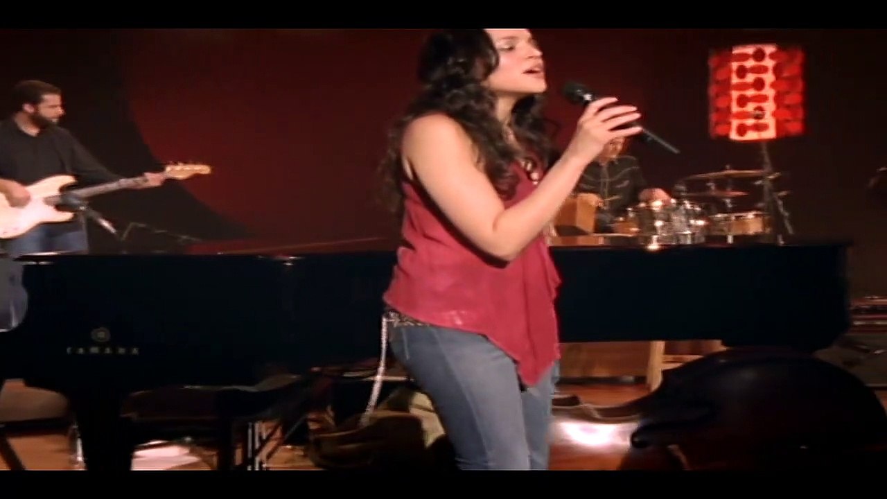 NORAH JONES — Above Ground | Norah Jones And The Handsome Band ☆ Live In 2004