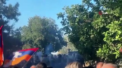 Lübnan'da Ermeniler polisle çatıştı