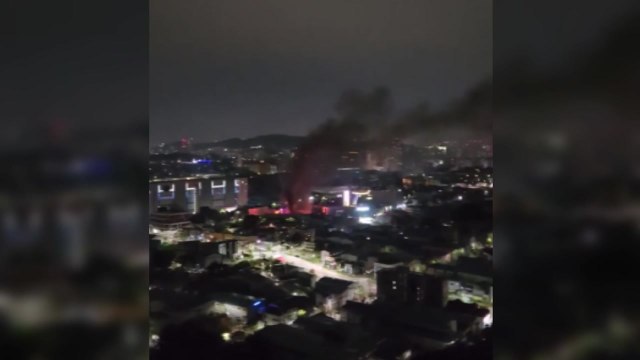 인천 고잔동 창고 건물서 불...다친 사람 없어 / YTN