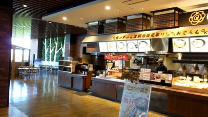 Restaurant CUSTOMERS Clearing Their Own Tables in Japan