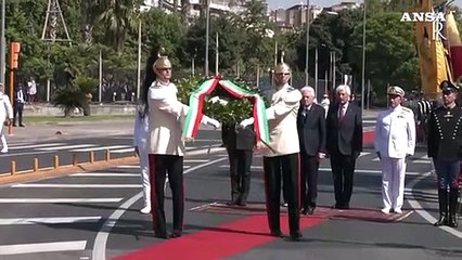 Napoli, Mattarella omaggia il monumento allo Scugnizzo