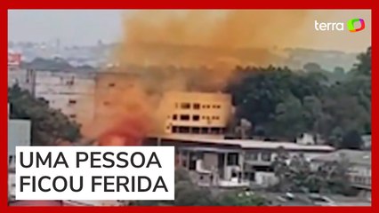 Vazamento de produto químico libera fumaça laranja em Barueri