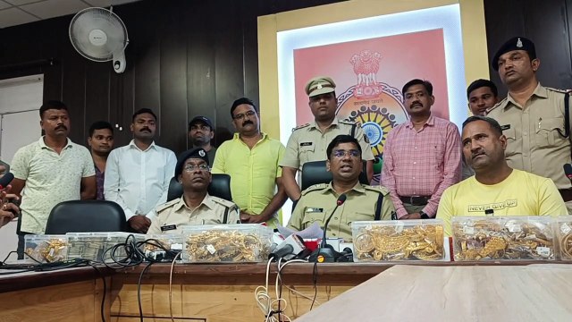 Shops have weak hard roofs, weak grills break easily, thefts worth more than Rs 30 crores