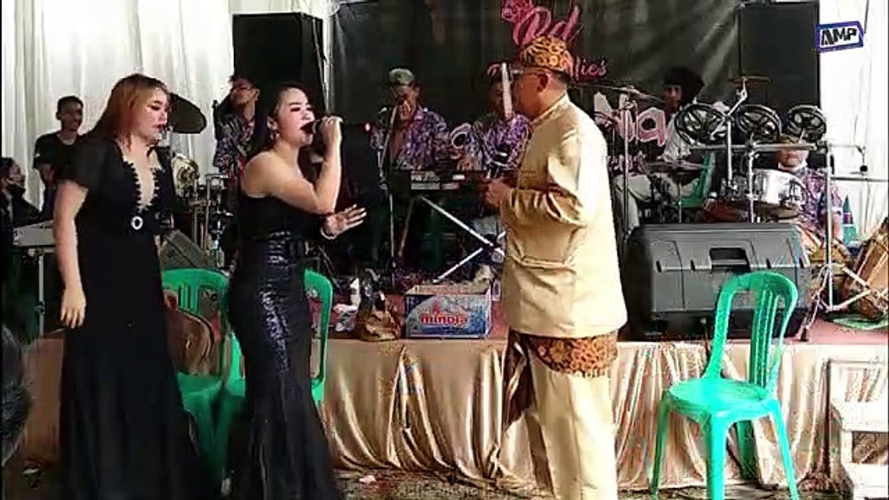 Bapa_Hajat_Ternyata_Punya_Suara_Bagus_||_Bahtera_Cinta_Koplo_||_Live_show_@_Perum_Jatihurip(360p)