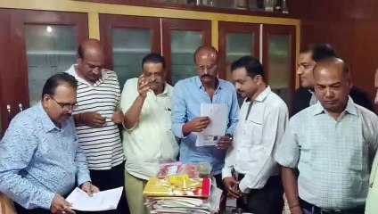 चेंबर चुनाव : अग्रवाल पूर्व अध्यक्ष जैन के साथ पर्चा दाखिल करने पहुंचे