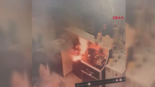 Cep telefonu bataryası bomba gibi patladı