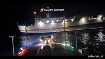 Incendio su un traghetto, la Guardia Costiera salva i passeggeri