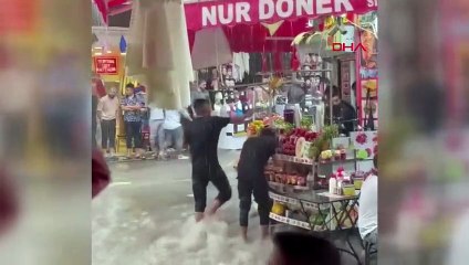 De fortes pluies frappent le Grand Bazar et Tahtakale à Istanbul