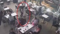Adana'da kafede otururken tabancayla sırtından vurulduğu anlar kamerada