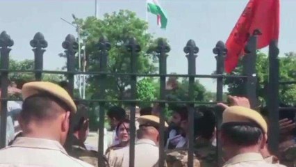 जयपुर: राजस्थान विश्वविद्यालय में सरकार के खिलाफ ABVP ने किया प्रदर्शन, जानें क्यों?