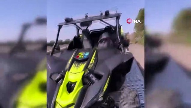 Pendant que ses camarades jouaient avec des jouets, Zayn, le fils de Kenan Sofuoğlu, leur a de nouveau ouvert la bouche ! Chargé un véhicule sur un camion de 20 mètres