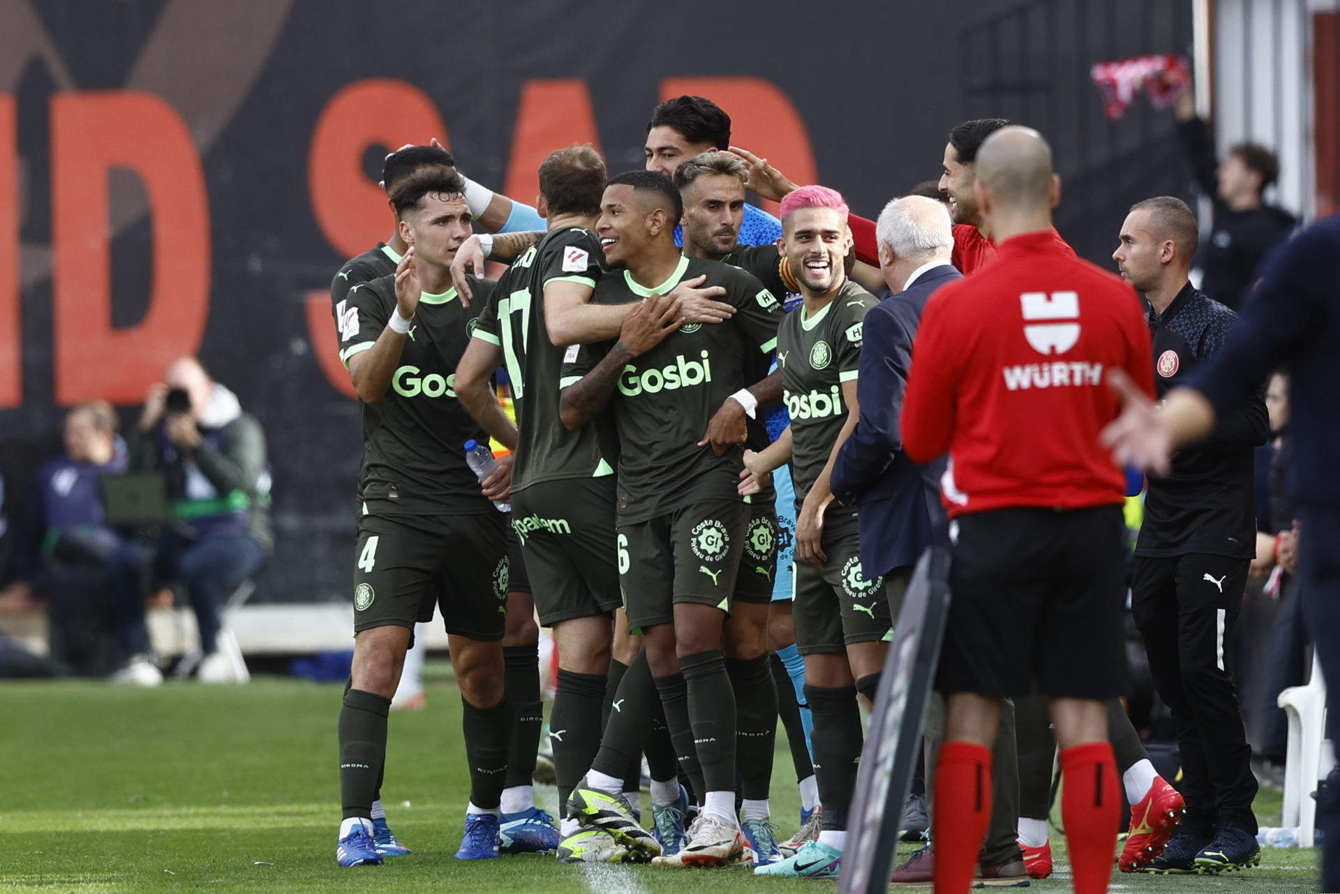 'It would be a dream' - Guardiola wants Girona to pip Barcelona to LaLiga title