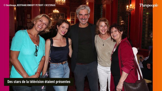 Elsa Zylberstein complice avec Yvan Attal, très soutenu au théâtre : Charlotte Gainsbourg grande absente