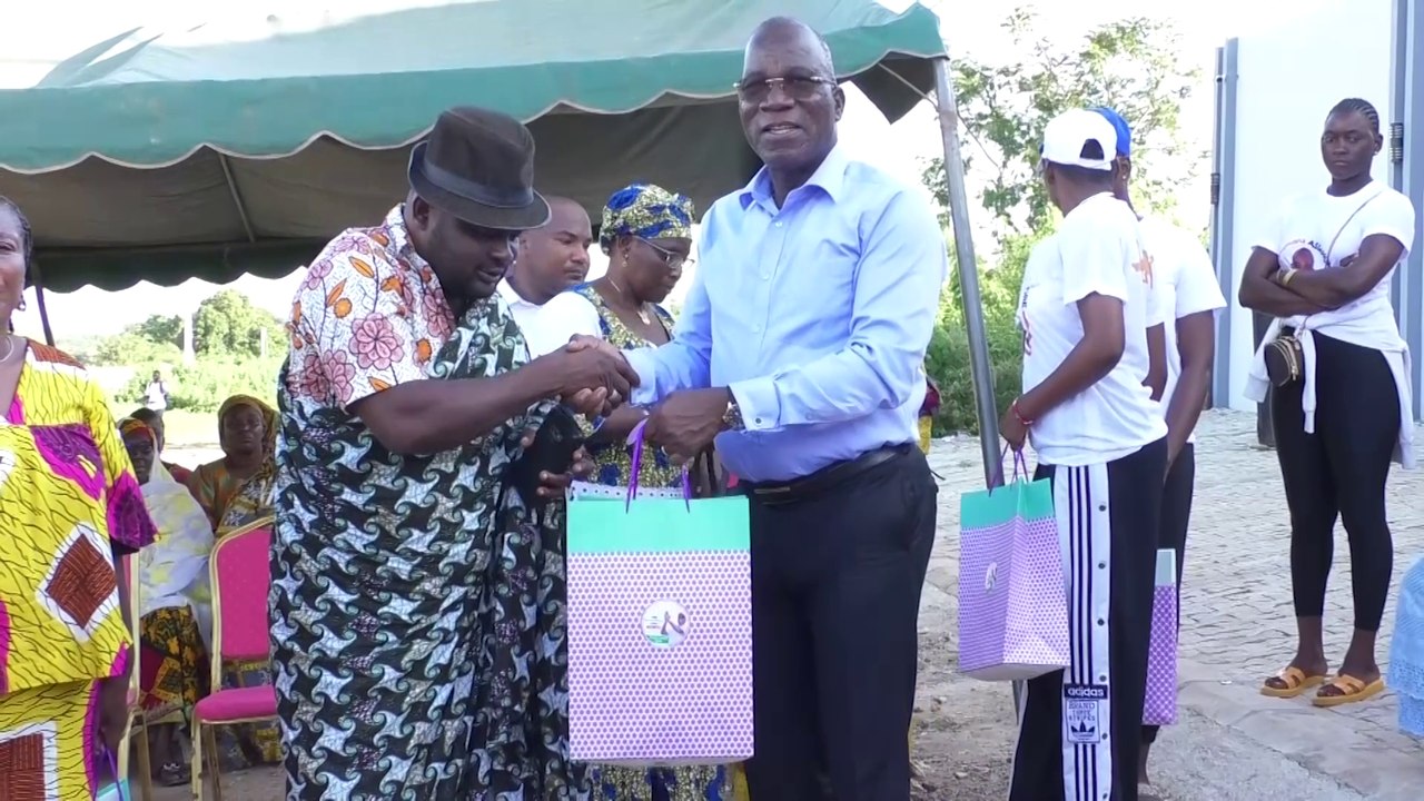 Don de 20 000 kits scolaires à des familles vulnérables à Bouaké par la Fondation KOLIADJO