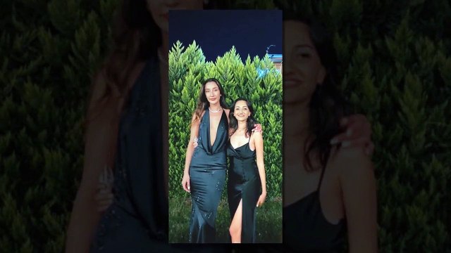 Qu'as-tu fait, Hande ! La robe qu'elle portait lors du mariage avait un devant et un dos différents.