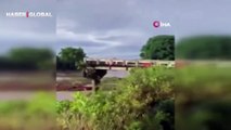 Tayland'da sel köprüyü yıktı