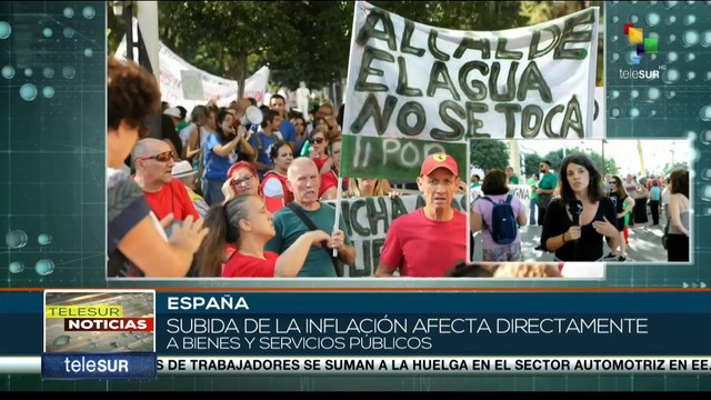 Residentes de Sevilla protestan contra cortes de luz y aumento del agua