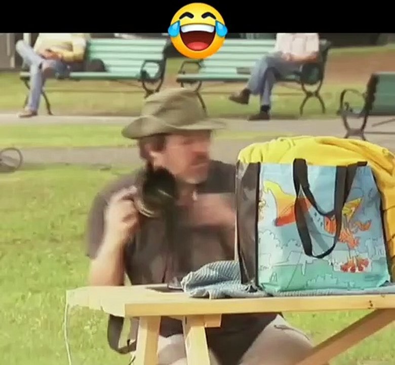 Broma con policia y paparazzi montaje con ladron, Visto Telegram, Humor la cafetera,