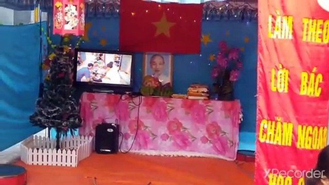 Đang hoàn tất các công đoạn cuối cùng để chuẩn bị cho các cháu đón Tết Trung thu 2020